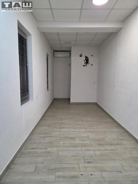 LOKAL SA IZLOGOM DO PUTA