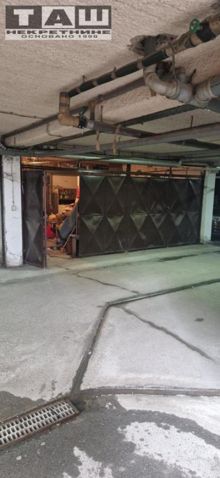 DVE GARAŽE U CENTRU GRADA