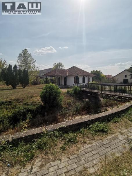 POSLOVNI PROSTOR U CENTRU BADNJEVCA
