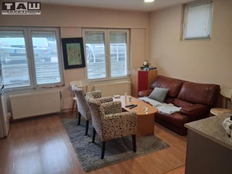 Stan 1.5 u Vašarištu, Kragujevac, 37 m², suteren
