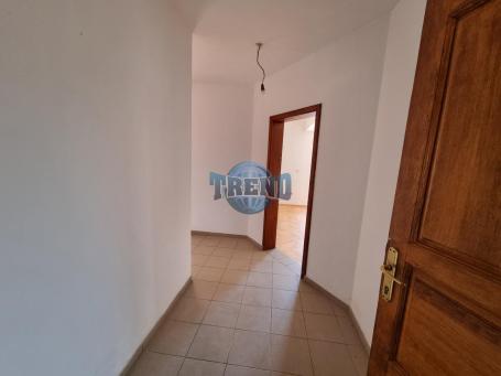 Trosoban stan 100 m², 2. sprat, Širi centar, kod Lav marketa, Svilajnac