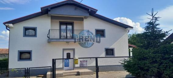 Kuća 250 m² sa placem 11 a pored Resave
