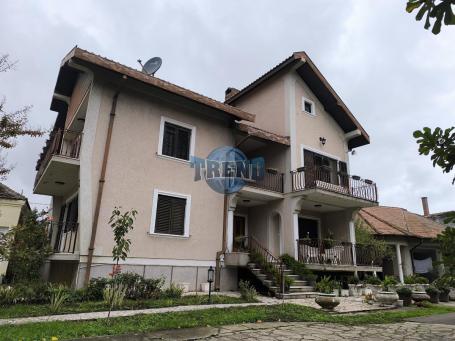 Kuća 465 m², 3 kupatila, Širi centar, Svilajnac SNIŽENO
