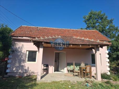 Kuća 38 m² sa placem 4 a, Svilajnac okolina