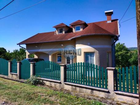 Kuća 207 m² sa 9 a placa, Svilajnac okolina, Grabovac