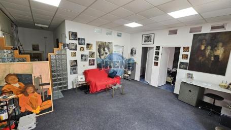 Poslovni prostor 60 m², Centar Svilajnac, 1. sprat