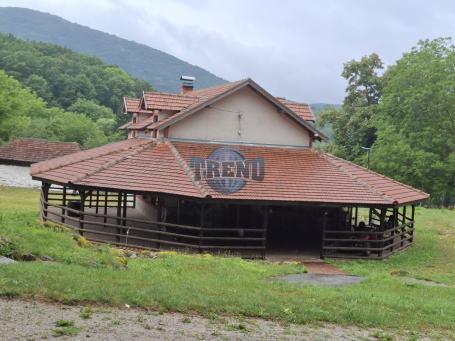 Vikendica u Strmostenu, Beljanica  260 m², plac 33 a