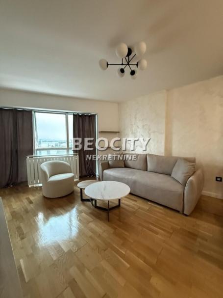 Novi Sad, Centar, Augusta Cesarca, 3.5, 93m2, 1200EUR Pet friendly