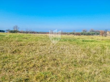 Poreč, građevinsko zemljište sa panoramskim pogledom na more!