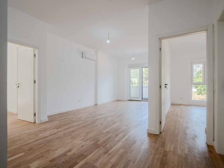 Neue Wohnung mit 2 Schlafzimmern zum Verkauf im Zentrum von Bar