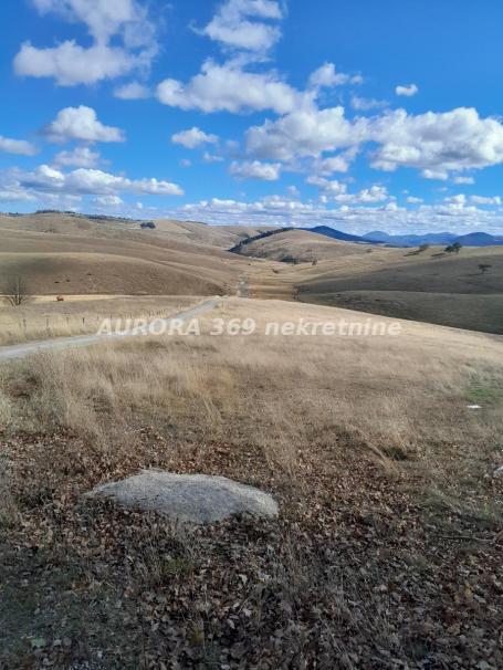 ZLATIBOR. ZA INVESTITORE VELIKA PARCELA