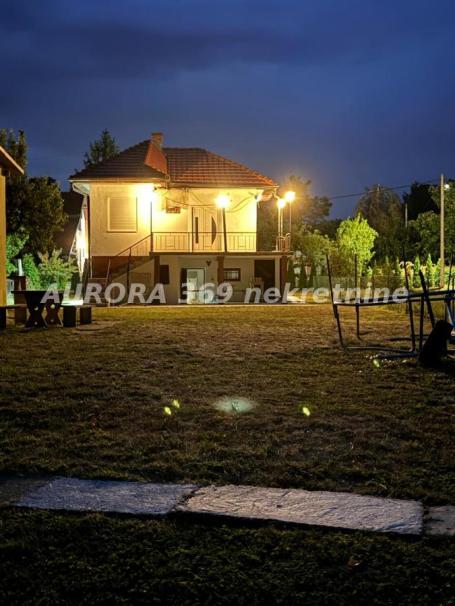 ODLIČNA VIKENDICA U BANOŠTORU -BEOČIN