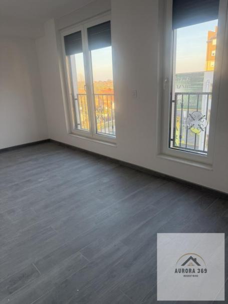 NAJLUKSUZNIJA ZGRADA U RUMI. USELJIV. TROSOBAN. 67m2