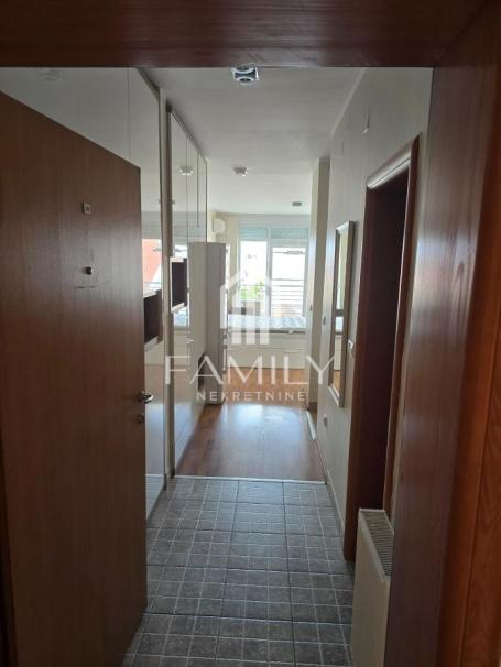 Jednosoban stan, 36 m², Centar, Novi Sad, 4/5 sprat