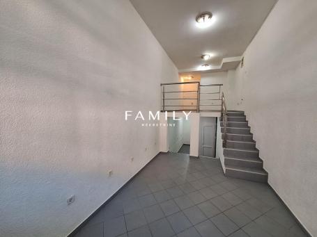 Duplex lokal u prometnom delu Cara Dušana