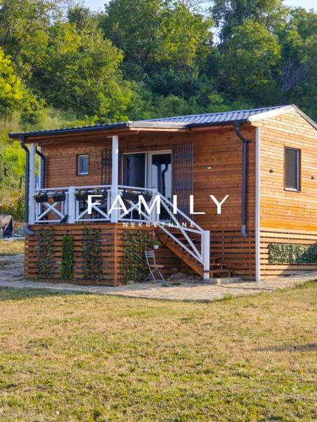 Potes Rasa, Sremski Karlovci, Fruška gora,  prodaje se vikendica, 70 m²