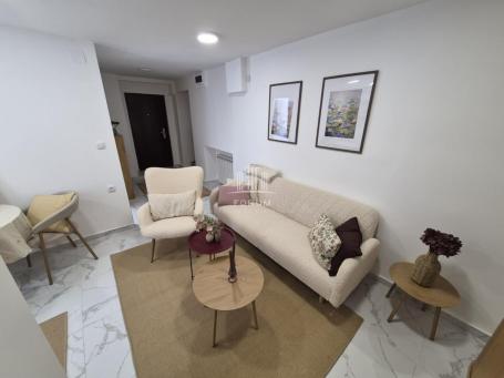 Jednoiposoban stan, 27 m², Stari Grad, Novi Sad