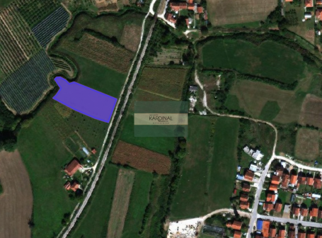 Prodaje se njiva 1. klase u građevinskom području