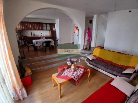 SNIŽENO! PRODAJE SE KUĆA 660m² – ŠIRI CENTAR JAGODINE
