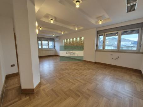 Nov, odmah useljiv stan sa povraćajem PDV-a i otplatom na rate!!!