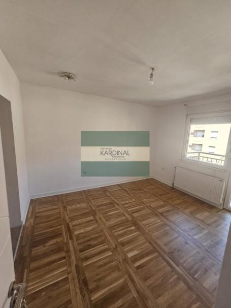 Renoviran stan 37m² – Nova Detelinara, parking, odlična investicija!Može na kredit za mlade!