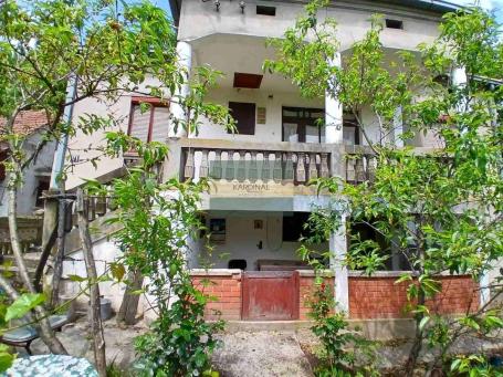 Kuća u Novom Laništu, 87 m² + Pomoćni objekat 36m², na 28a placa