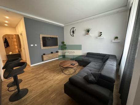 Luksuzan jednoiposoban stan, 42m², Petrovaradin – novogradnja, kompletno namešten!