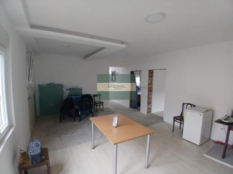Renovirana kuća na top lokaciji idealna i za poslovni prostor