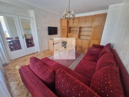 Trosoban stan, 70 m², Bulevar oslobođenja, 2. sprat