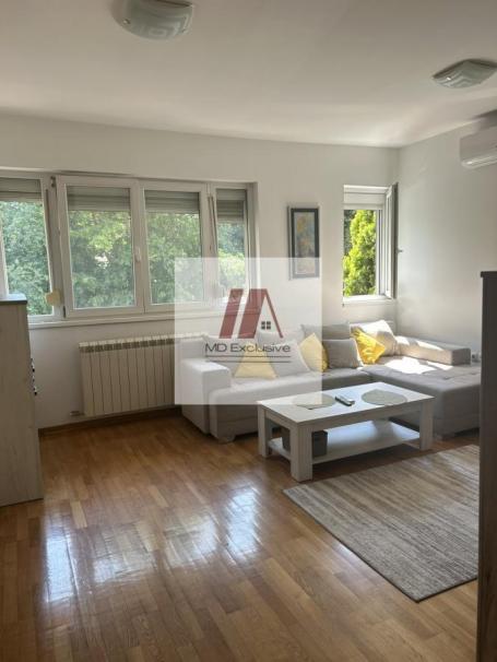 Izdaje se moderan dvosoban stan na Banjici – 51 m², novogradnja