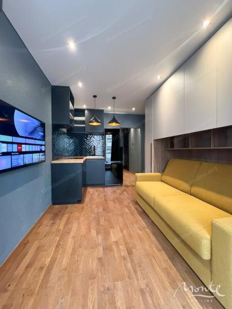 Hitna prodaja - Ugodan studio apartman u centru Budve pored Mega Malla
