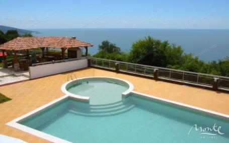 Luksuzni penthouse s 3 spavaće sobe, pogledom na more, bazenom i idealnom lokacijom