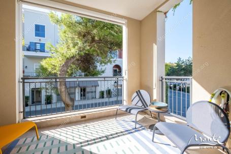 Elegantni apartman sa jednom spavaćom sobom u srcu Luštica Bay Centrale