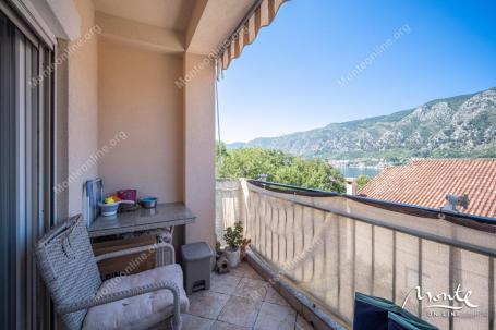 Dupleks sa 3 spavaće sobe i pogledom na more u Dobroti, Kotor