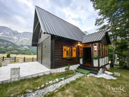 Kuća s pogledom na Durmitor u blizini skijališta Savin Kuk, Žabljak