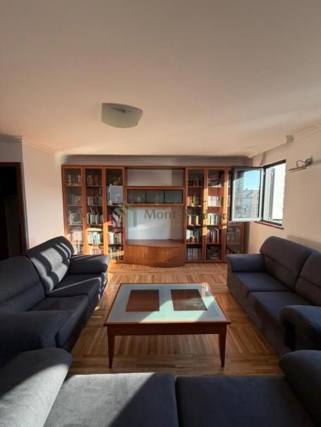 Prodaje se prostran duplex stan – Dubovica, Budva S292BD
