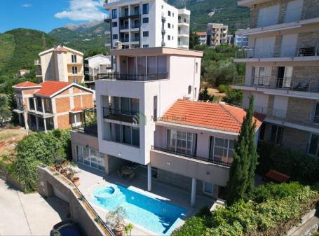 Na prodaju vila sa pogledom na more u Ivanovićima, Budva K029BD