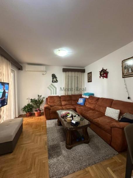 Dvosoban stan + poslovni prostor 50 m² – Pametna investicija, Budva, Rozino