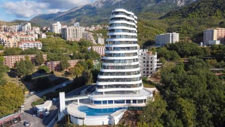 Na prodaju dvosoban stan – Skyline Resort, Bečići S282BD