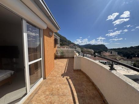 Prostran duplex stan sa 4 spavaće sobe u Petrovcu | 173m²