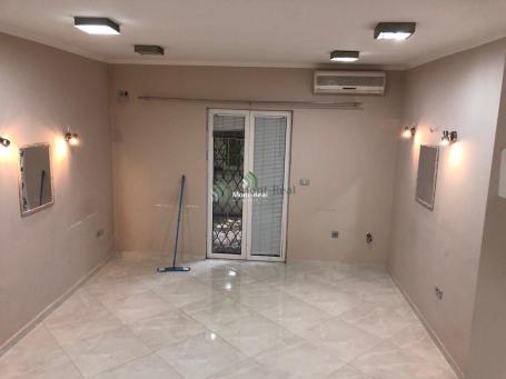 Poslovni prostor za izdavanje kod TQ Plaza, Budva – IP015BD
