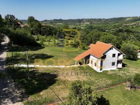 Ripanj, 1h i 43ara zemljišta, kuća 204m2