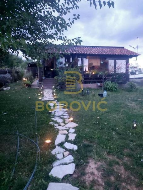 Velika Plana-Staro Selo, 72m2, 10 ari placa
