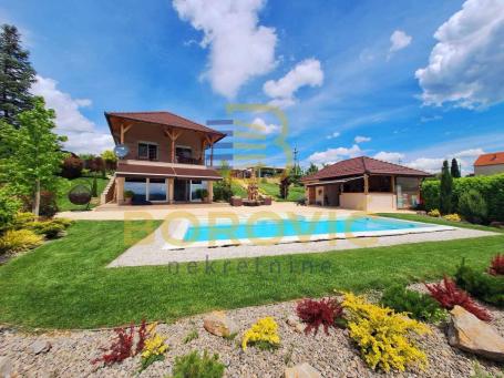 Impozantno imanje sa bazenom, 123m2, lux,28.25 ari placa