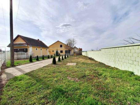 Belegiš, 412m2, plac 17.90 ari, odlična investicija