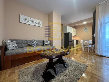 Saobraćajni fakultet, 46m2, renoviran, parking mesto