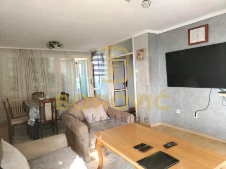 Blok 62, 75m2, trostran, adaptibilan