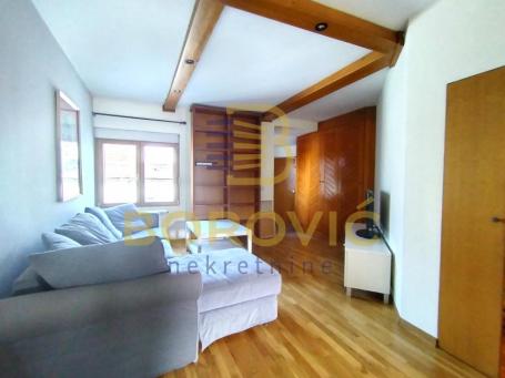 Atelje 212, 78m2, mirna ulica