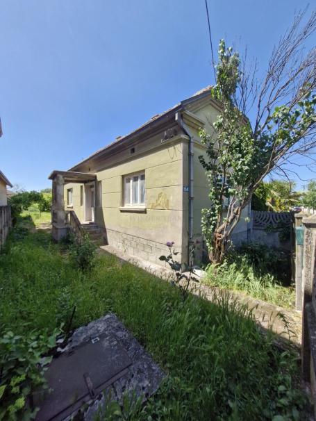 Porodična kuća u Ćupriji – 8 ari placa, odlična lokacija!