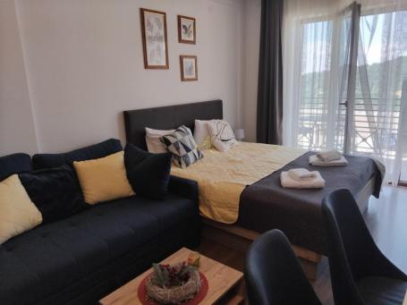 Kompletno namešten apartman u okviru hotelskog kompleksa Milmari Resort